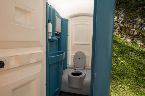 Portable Toilet Options We Offer in Lake Clarke Shores, FL